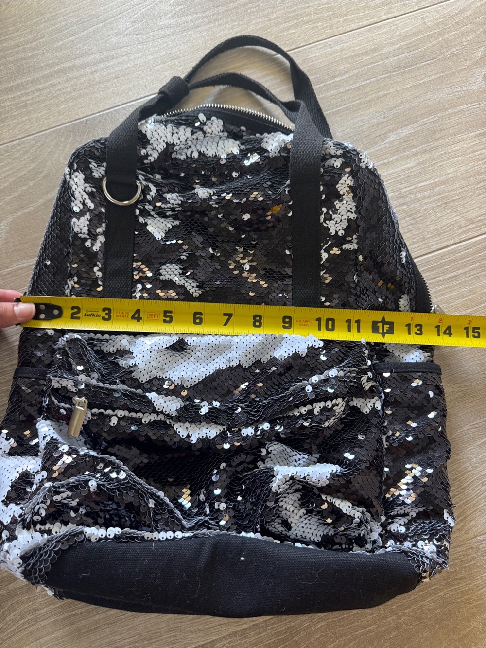 Sparkle back pack 🤍🖤🤍 - Picture 3 of 7